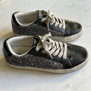 Aqua size 8 glitter distressed sneakers